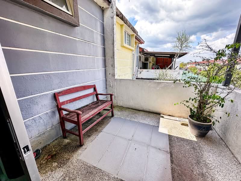 Rumah Teres 2 Tingkat untuk Dijual di Semenyih (Selangor) - Nurul Naemah - Balcony - PropertyGuru.com.my