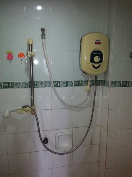 Pangsapuri untuk Dijual di Desa Dua - Vanessa Ong - Bathroom - PropertyGuru.com.my
