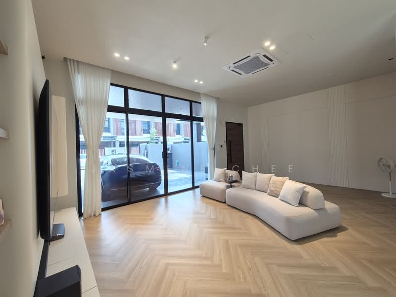 Rumah Bandar untuk Dijual di Johor Bahru (Johor) - Jasmine Chee - Living Room - PropertyGuru.com.my
