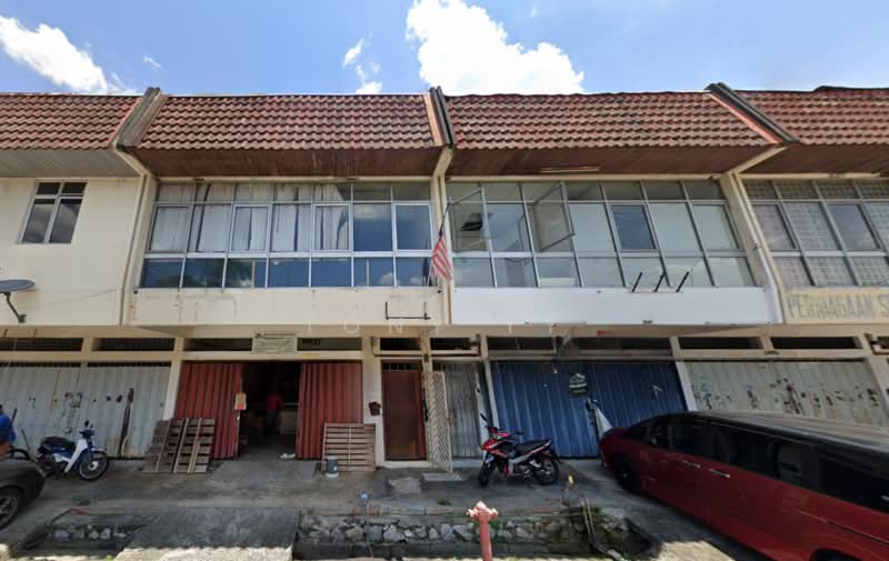Shop / Office for Sale in Taman Sri Serdang (Seri Kembangan) - Tony YY - Exterior - PropertyGuru.com.my