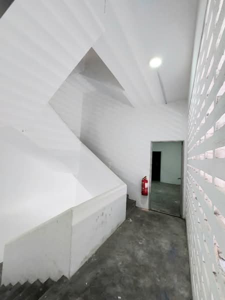 Shop for Sale in KL City Centre (Kuala Lumpur) - BH Tieh - Corridor - PropertyGuru.com.my