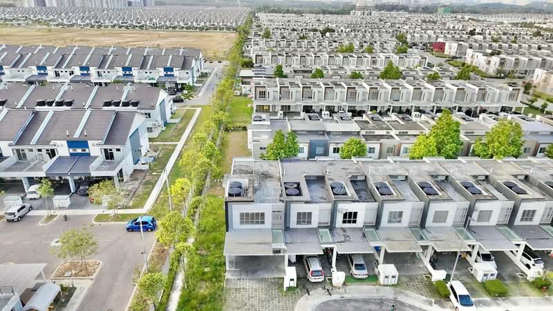 Rumah Teres 2 Tingkat untuk Dijual di Dengkil (Selangor) - Arif Halim - Exterior - PropertyGuru.com.my