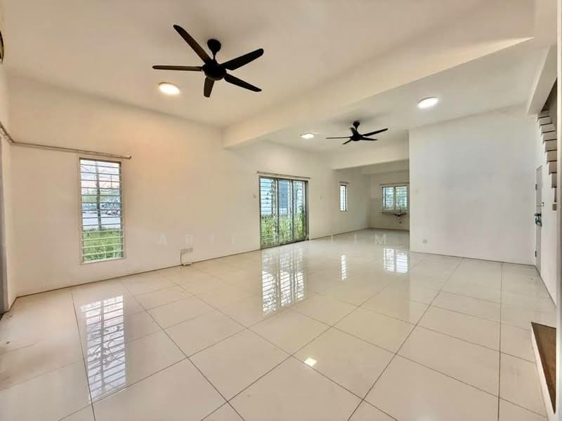 Rumah Teres 2 Tingkat untuk Dijual di Dengkil (Selangor) - Arif Halim - Living Room - PropertyGuru.com.my