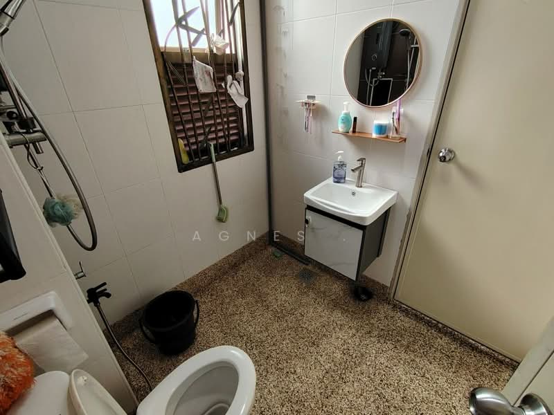 2-storey Terraced House for Sale in Taman Kempas Utama (Tebrau) - Agnes . - Bathroom - PropertyGuru.com.my