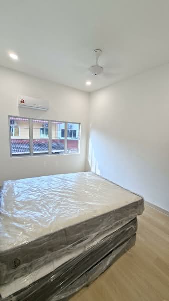 Rumah Teres 2 Tingkat untuk Dijual di Taman Chi Liung (Klang) - Mr Goh - Bedroom - PropertyGuru.com.my