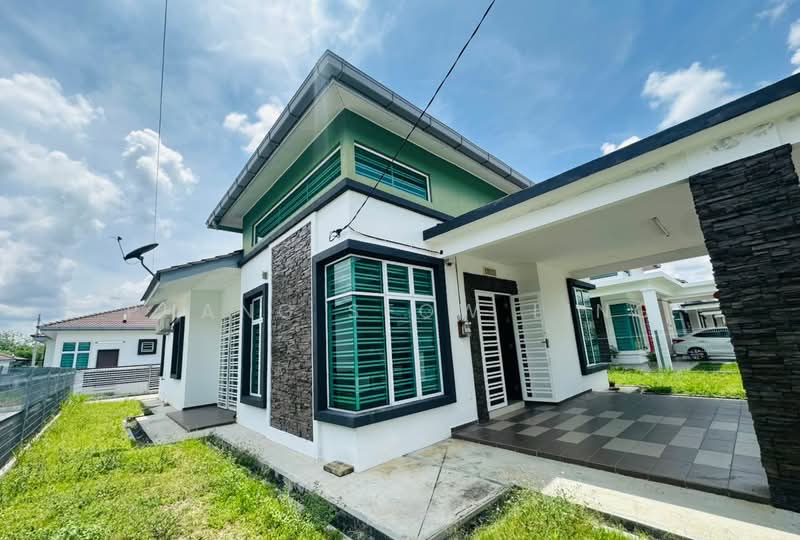 Bungalow for Rent in Taman Belimbing Setia (Durian Tunggal) - Phang Seow Ling - Exterior - PropertyGuru.com.my