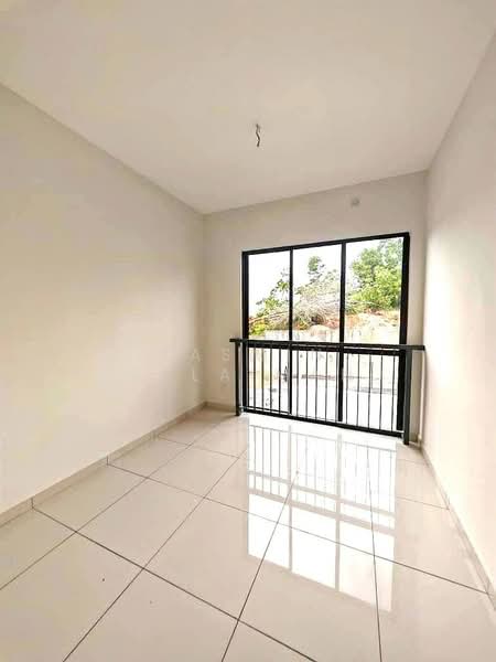 2-storey Terraced House for Sale in Sungai Merab (Dengkil) - Yasmin Sulaiman - Balcony - PropertyGuru.com.my