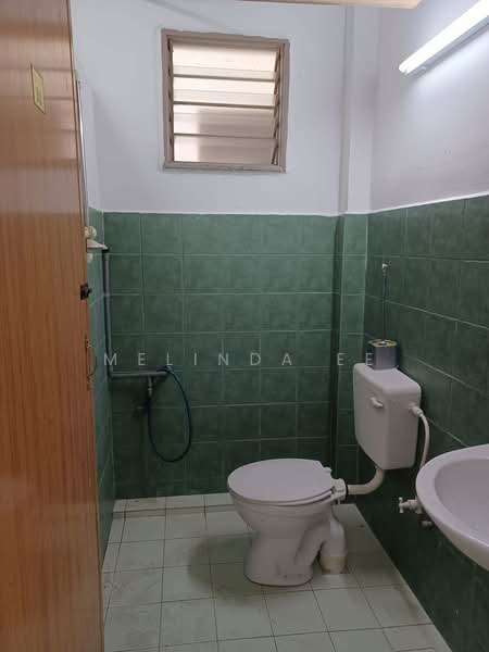 Rumah Flat untuk Dijual di Taman Baiduri - Melinda Ee - Bathroom - PropertyGuru.com.my