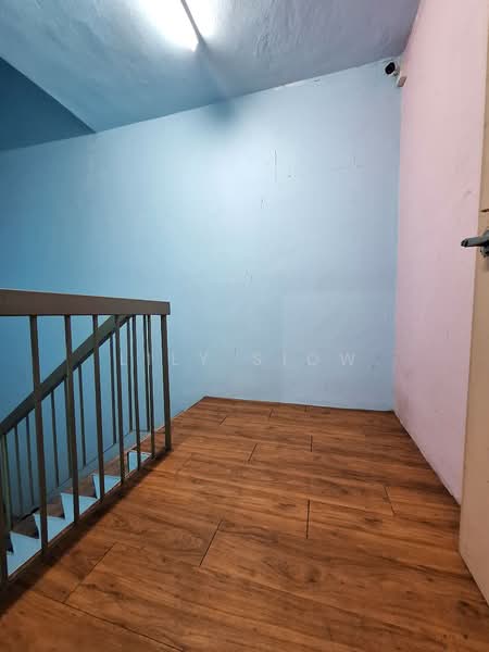 Office for Rent in Taman Universiti Indah (Seri Kembangan) - Lily Siow - Entrance - PropertyGuru.com.my