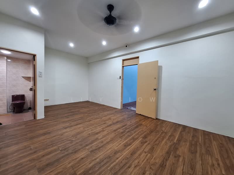 Office for Rent in Taman Universiti Indah (Seri Kembangan) - Lily Siow - Room - PropertyGuru.com.my