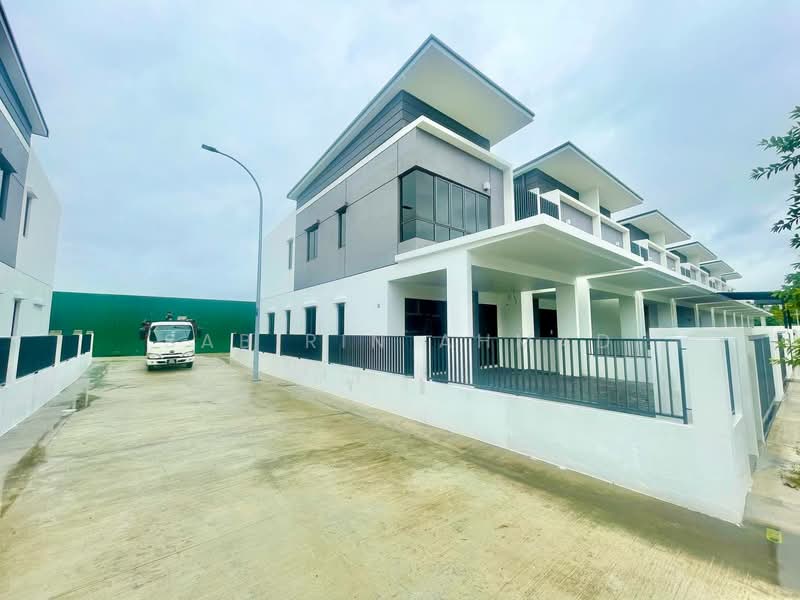 Rumah Teres 2 Tingkat untuk Dijual di Klang (Selangor) - Sabirin Ahmad - Exterior - PropertyGuru.com.my