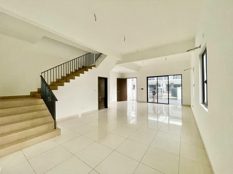 Rumah Teres 2 Tingkat untuk Dijual di Klang (Selangor) - Sabirin Ahmad - Living Room - PropertyGuru.com.my