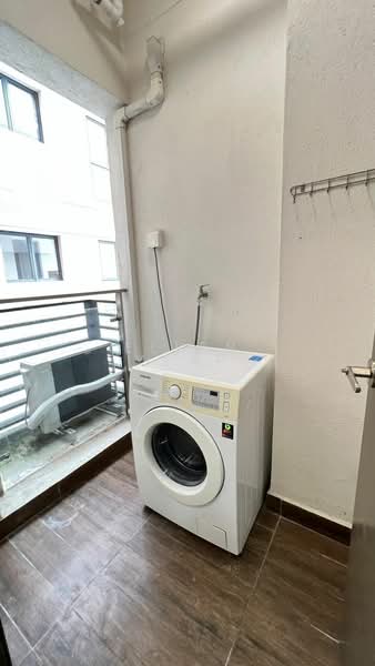 Condominium for Sale at Bay Laurel @ Country Garden Danga Bay - Ellen Yeap - Balcony - PropertyGuru.com.my
