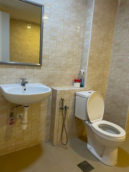Kondominium untuk Disewa di Menara Mutiara - Jonathan Yeoh - Bathroom - PropertyGuru.com.my
