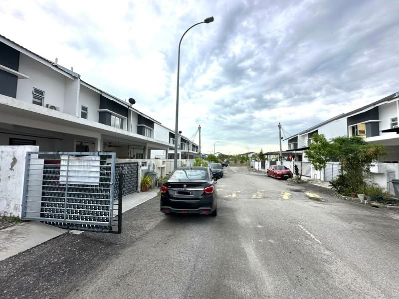 2-storey Terraced House for Sale in Iringan Bayu (Seremban) - Yasmin Sulaiman - Exterior - PropertyGuru.com.my