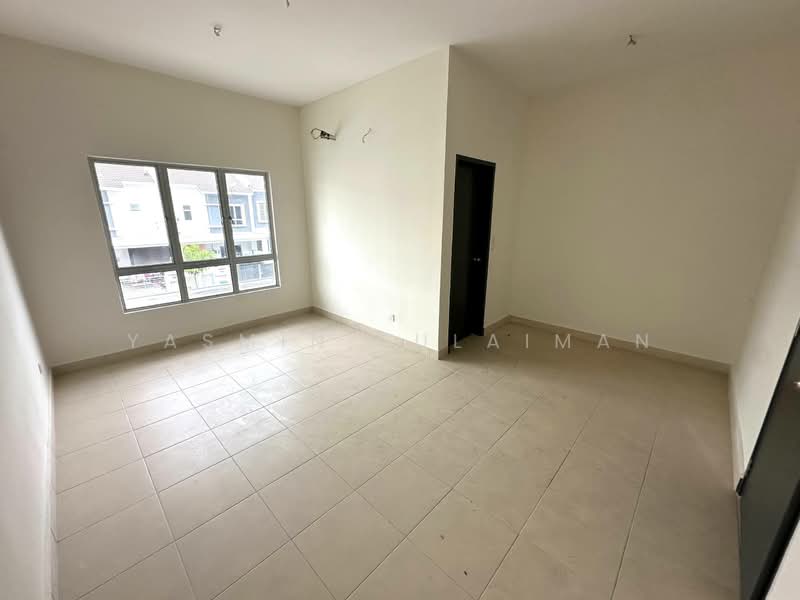 2-storey Terraced House for Sale in Iringan Bayu (Seremban) - Yasmin Sulaiman - PropertyGuru.com.my