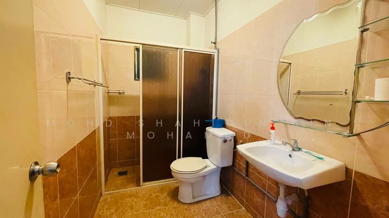 Semi-Detached House for Sale in Taman Setia 2 (Balakong) - Mohd Shahidin Bin Mohamad - Bathroom - PropertyGuru.com.my
