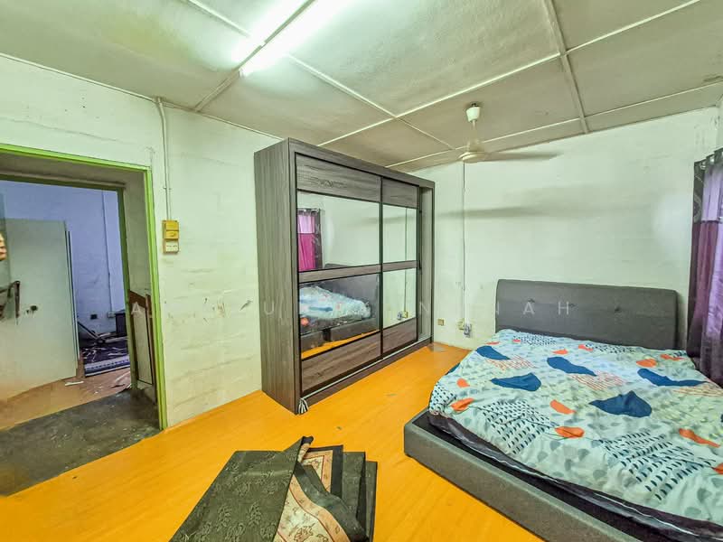 2-storey Terraced House for Sale in Taman Cempaka (Ampang) - Amirun Kinanah - Bedroom - PropertyGuru.com.my