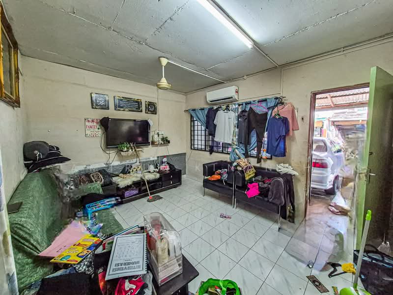 2-storey Terraced House for Sale in Taman Cempaka (Ampang) - Amirun Kinanah - Living Room - PropertyGuru.com.my