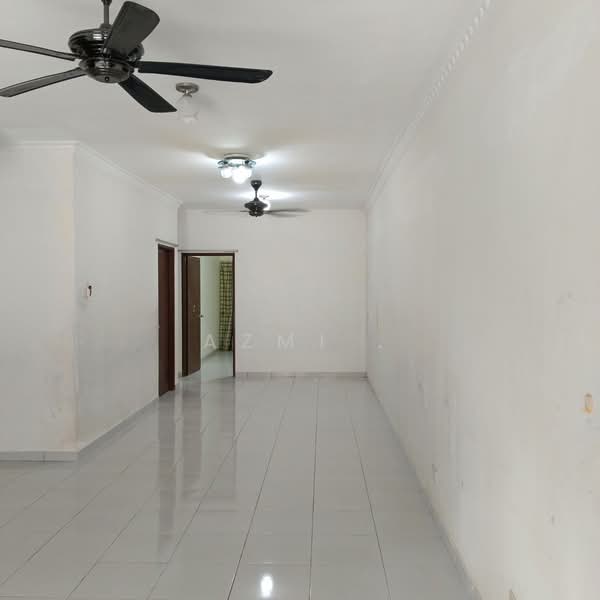 Rumah Bandar untuk Dijual di Batu Caves (Selangor) - Azmi . - Living Room - PropertyGuru.com.my
