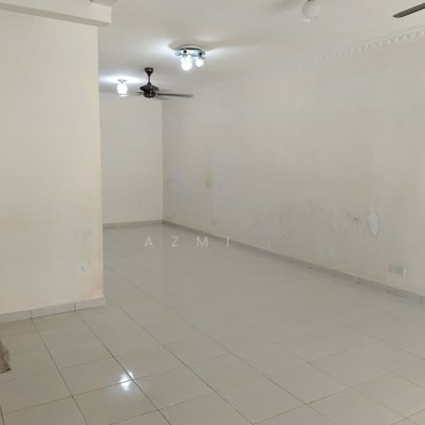Rumah Bandar untuk Dijual di Batu Caves (Selangor) - Azmi . - Living Room - PropertyGuru.com.my