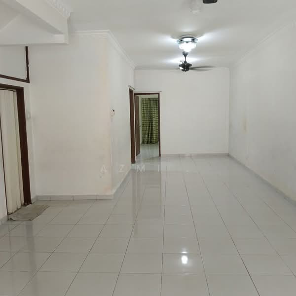 Rumah Bandar untuk Dijual di Batu Caves (Selangor) - Azmi . - Living Room - PropertyGuru.com.my
