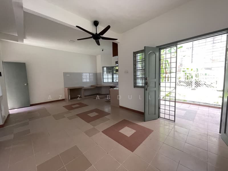 1.5-storey Terraced House for Sale in Sri Petaling (Kuala Lumpur) - Aziz Abdullah - Kitchen - PropertyGuru.com.my