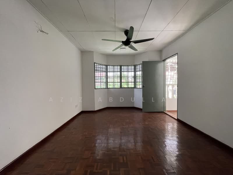 1.5-storey Terraced House for Sale in Sri Petaling (Kuala Lumpur) - Aziz Abdullah - Living Room - PropertyGuru.com.my
