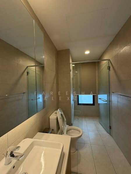 Servis Apartment untuk Disewa di Kami - Fareesha Alexis - Bathroom - PropertyGuru.com.my