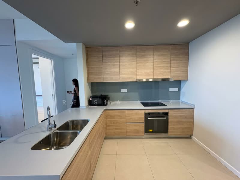 Servis Apartment untuk Disewa di Kami - Fareesha Alexis - Kitchen - PropertyGuru.com.my