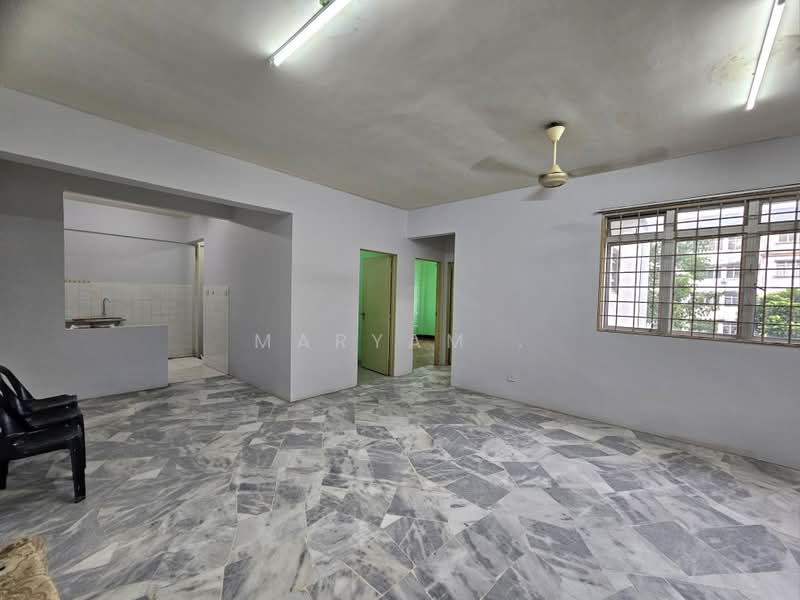 Pangsapuri untuk Disewa di Pangsapuri Seri Melati - Maryam . - Living Room - PropertyGuru.com.my