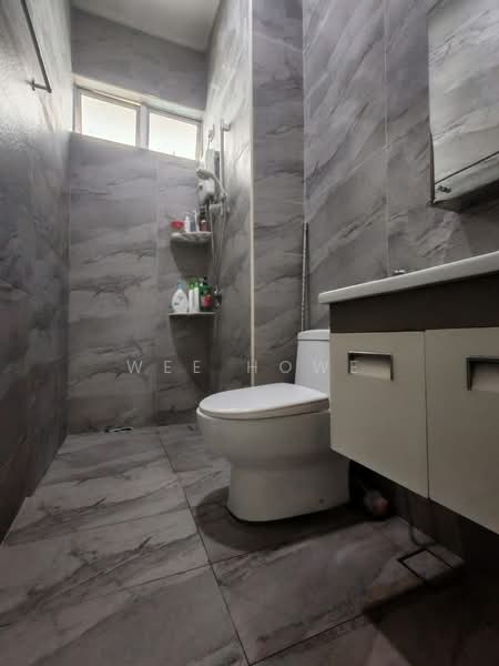 Semi-Detached House for Sale in Taman Bukit Jaya (Ulu Tiram) - Wee Howe - Bathroom - PropertyGuru.com.my