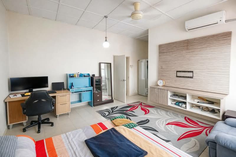 2-storey Terraced House for Sale in Alam Budiman (Shah Alam) - Iqbal Rafei - Bedroom - PropertyGuru.com.my