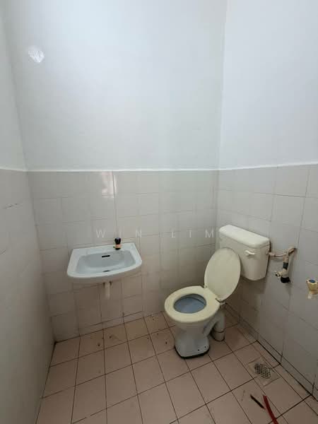 Rumah Teres 1 Tingkat untuk Dijual di Taman Kota Masai (Pasir Gudang) - Win Lim - Bathroom - PropertyGuru.com.my