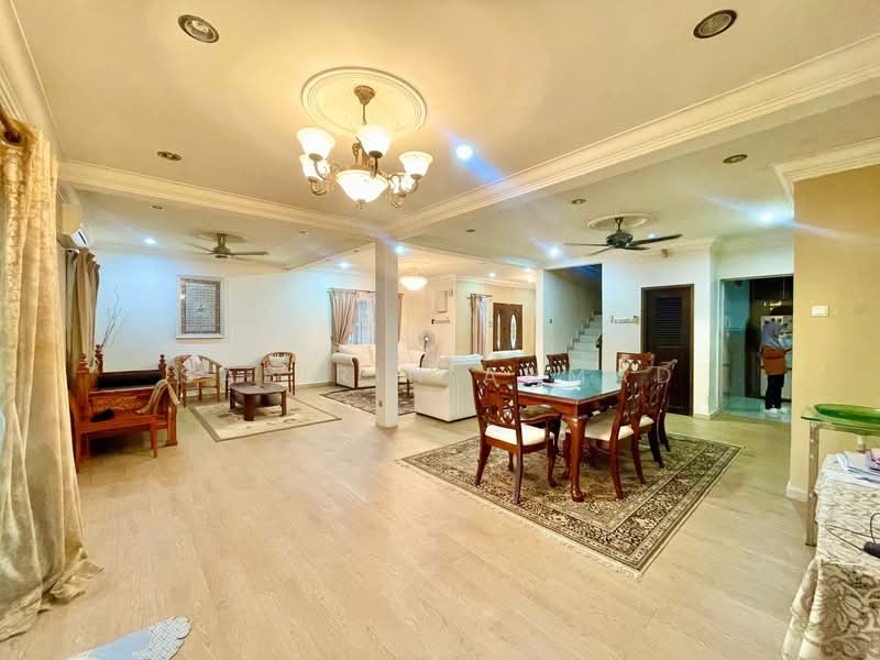 Rumah Teres 2 Tingkat untuk Dijual di Bukit Bandaraya (Shah Alam) - Sabirin Ahmad - Living Room - PropertyGuru.com.my