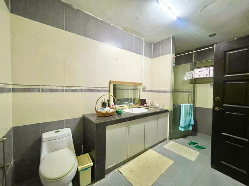 Rumah Teres 2 Tingkat untuk Dijual di Bukit Bandaraya (Shah Alam) - Sabirin Ahmad - Bathroom - PropertyGuru.com.my