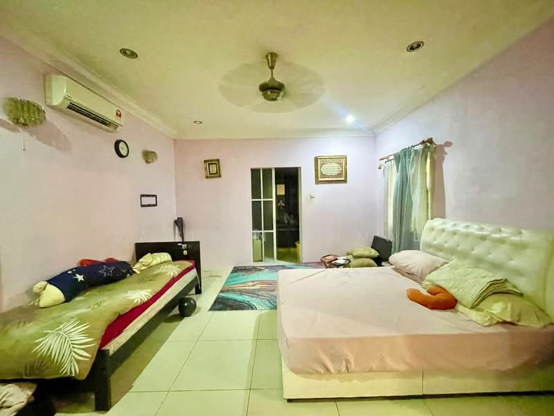 Rumah Teres 2 Tingkat untuk Dijual di Bukit Bandaraya (Shah Alam) - Sabirin Ahmad - Bedroom - PropertyGuru.com.my