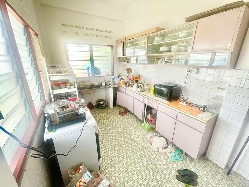 Bungalow for Sale in Seremban (Negeri Sembilan) - Hassan Basri Suhaimi - Kitchen - PropertyGuru.com.my