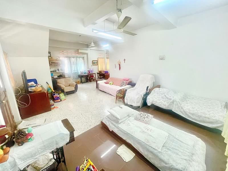 Bungalow for Sale in Seremban (Negeri Sembilan) - Hassan Basri Suhaimi - Living Room - PropertyGuru.com.my
