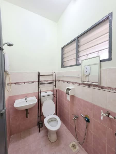 2-storey Terraced House for Sale in Panorama Lapangan Perdana (Ipoh) - Lee Muzi - Bathroom - PropertyGuru.com.my