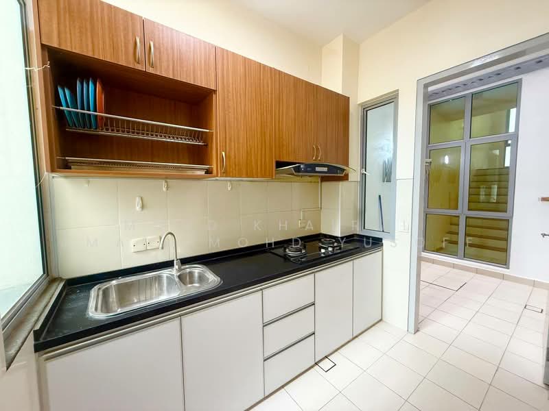 Rumah Teres 3 Tingkat untuk Dijual di Cyberjaya (Selangor) - Mohd Khairul Amadi Mohd Yusoff - Kitchen - PropertyGuru.com.my