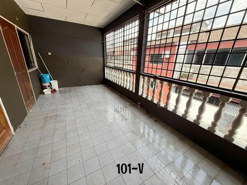 Rumah Teres 2 Tingkat untuk Dijual di Taman Palm Grove (Klang) - Chow Fatt Chin - Balcony - PropertyGuru.com.my