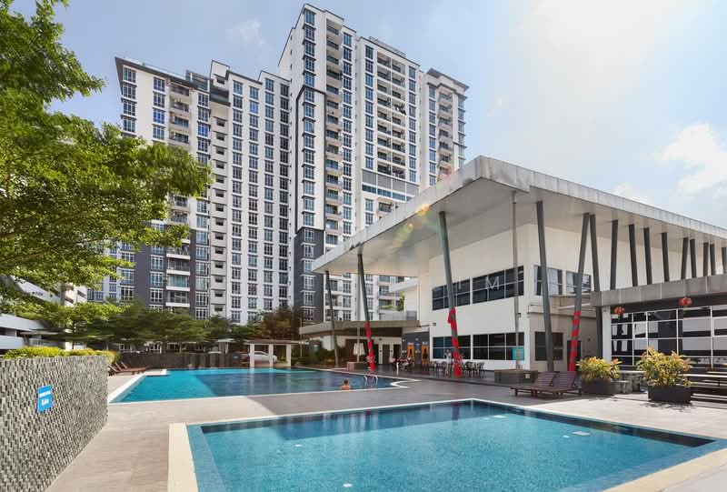 Servis Apartment untuk Disewa di D'Ambience Residences (Pangsapuri Ikatan Flora) - Dexter Lim - Pool - PropertyGuru.com.my
