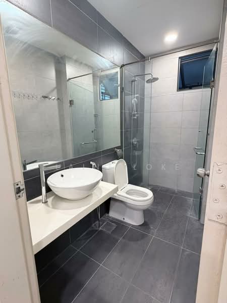 Servis Apartment untuk Disewa di Damai Hillpark - Elaine Loke - Bathroom - PropertyGuru.com.my