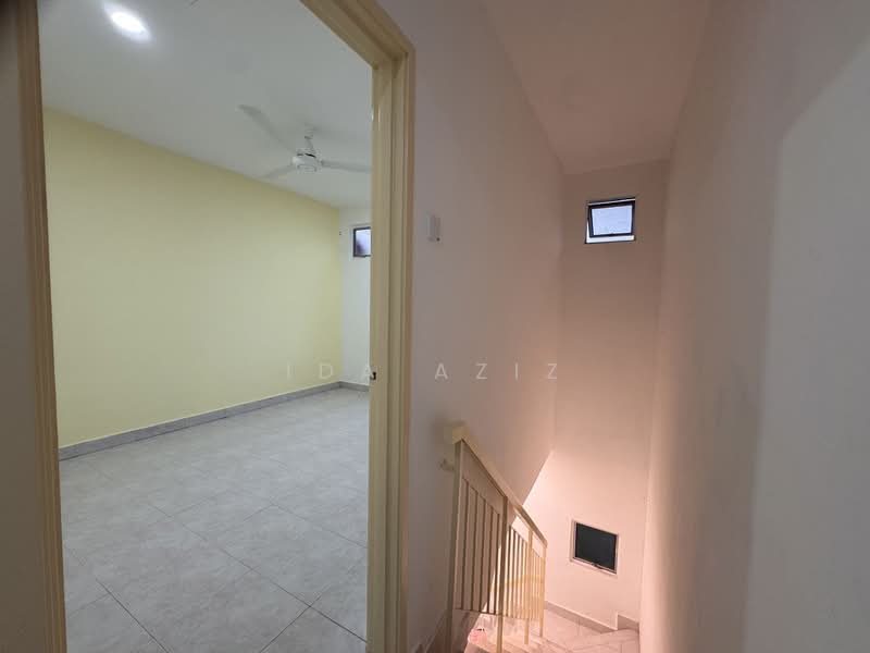 Rumah Teres 2 Tingkat untuk Dijual di Taman Bestari Indah (Ulu Tiram) - Ida Aziz - Interior - PropertyGuru.com.my