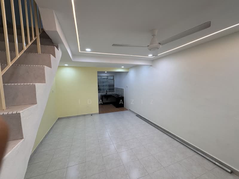 Rumah Teres 2 Tingkat untuk Dijual di Taman Bestari Indah (Ulu Tiram) - Ida Aziz - Interior - PropertyGuru.com.my
