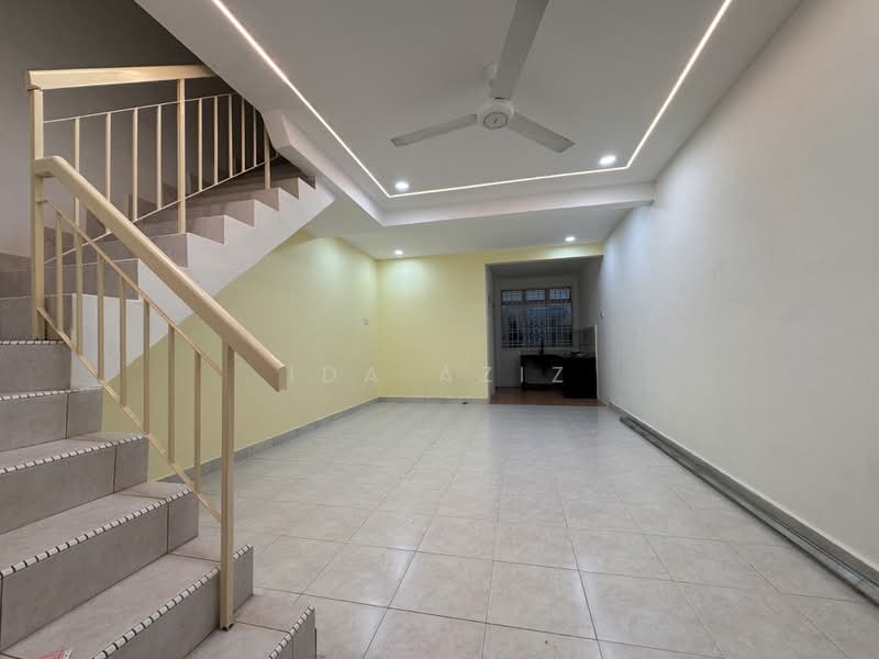 Rumah Teres 2 Tingkat untuk Dijual di Taman Bestari Indah (Ulu Tiram) - Ida Aziz - Interior - PropertyGuru.com.my