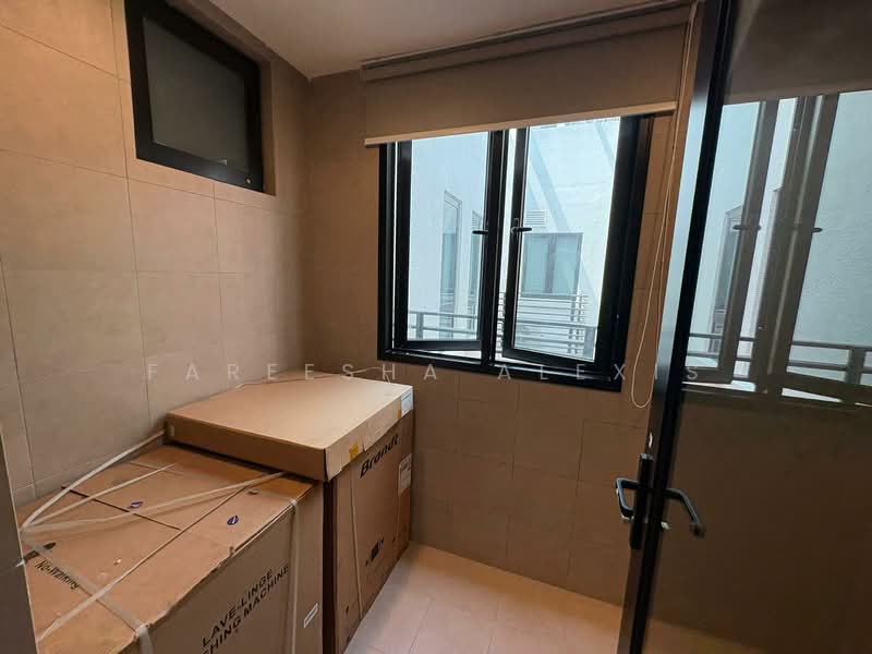 Servis Apartment untuk Dijual di Kami - Fareesha Alexis - Balcony - PropertyGuru.com.my