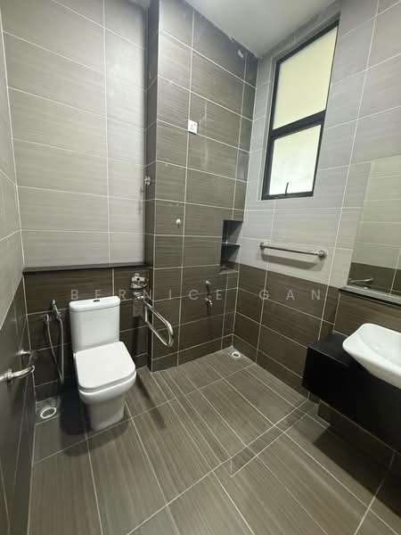 Rumah Berkembar untuk Dijual di Taman Gaya (Ulu Tiram) - Bernice Gan - Bathroom - PropertyGuru.com.my