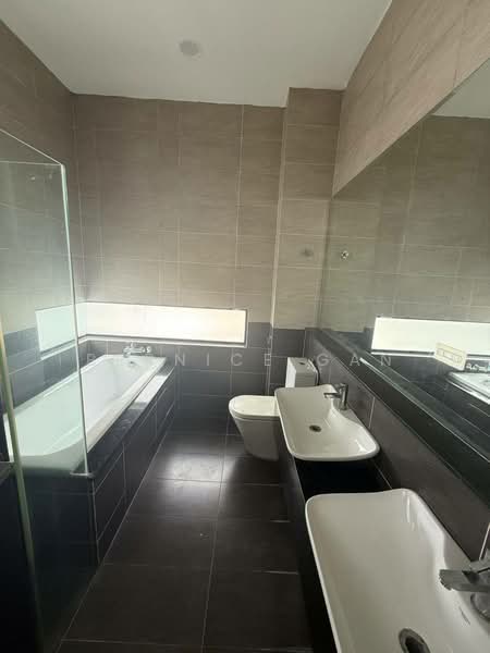 Rumah Berkembar untuk Dijual di Taman Gaya (Ulu Tiram) - Bernice Gan - Bathroom - PropertyGuru.com.my